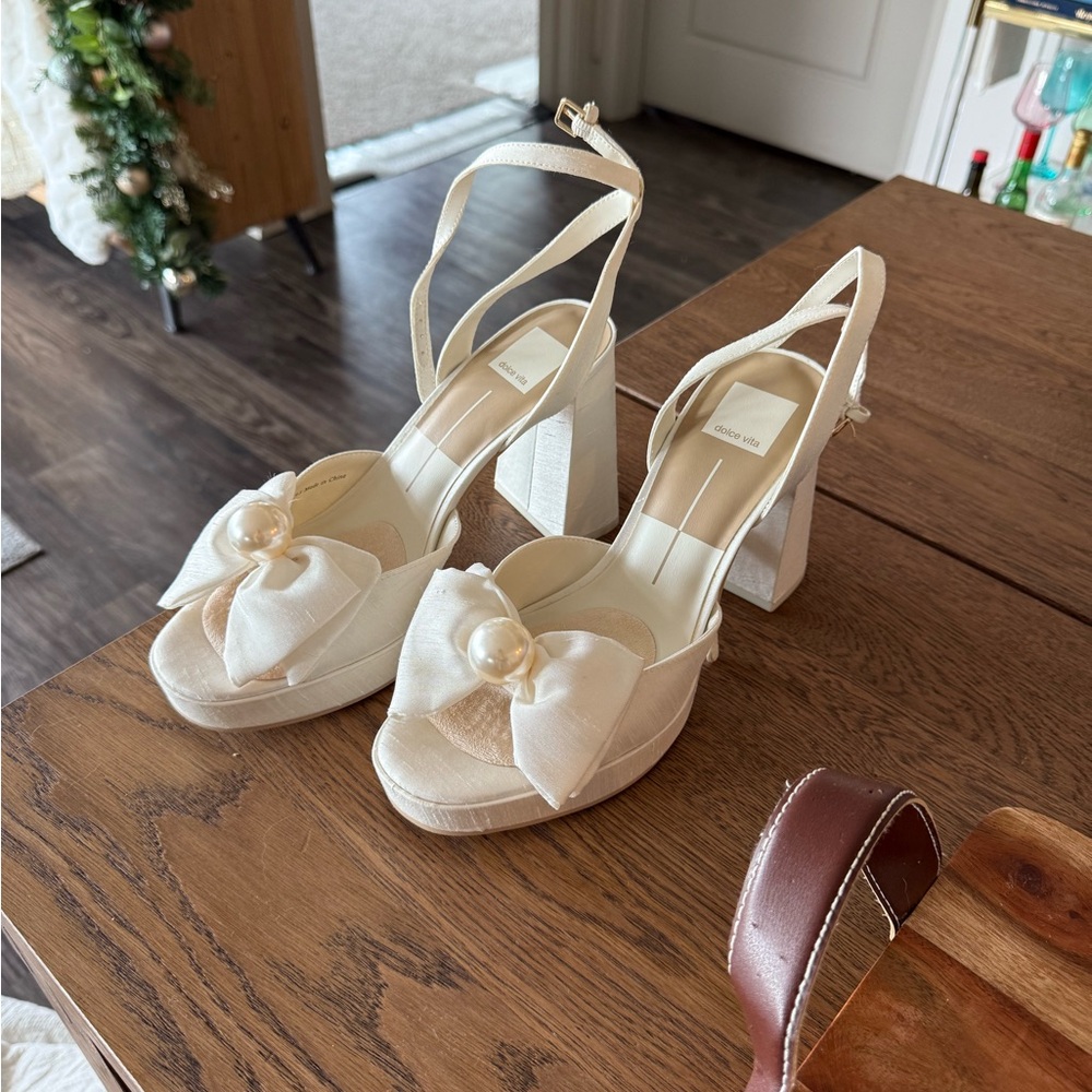 Dolce Vita Ivory Bow Platform Block Heel Sandals